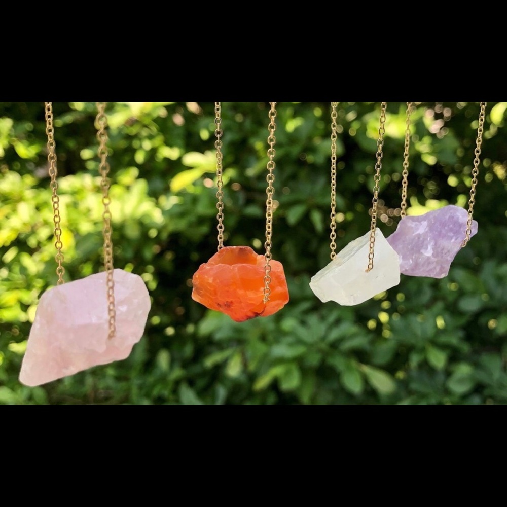 Boutique Quartz Pendent Necklace